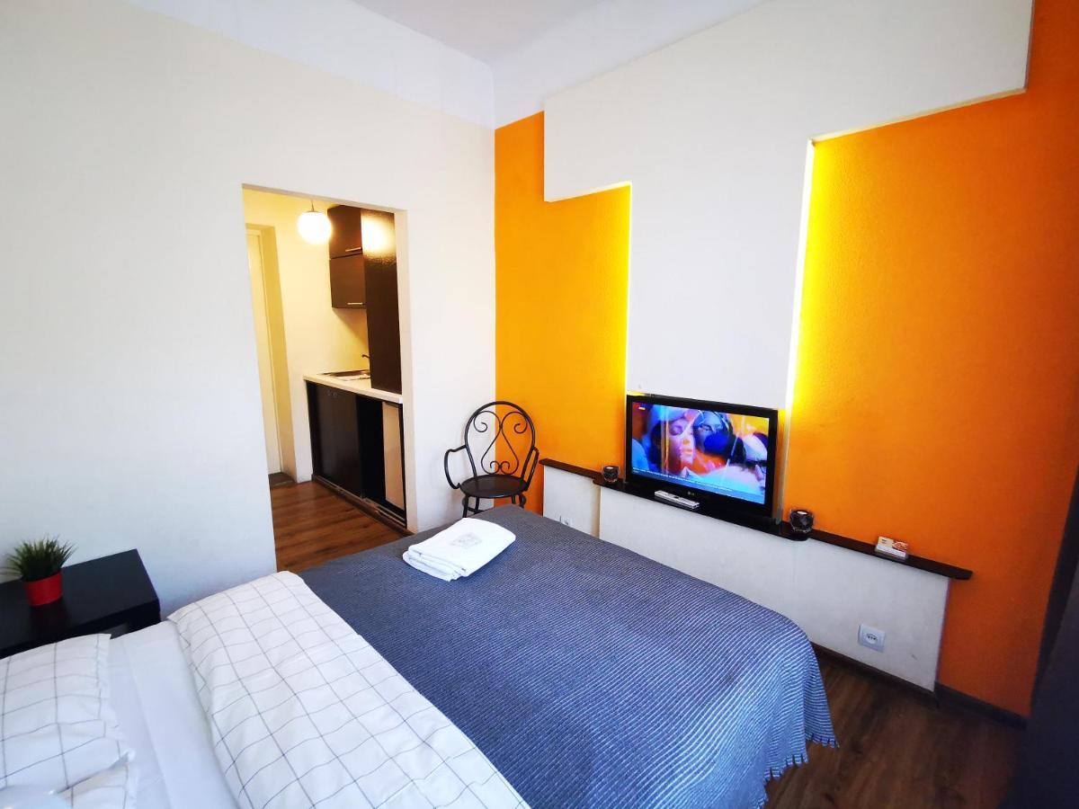 Orange Studio With Balcony Διαμέρισμα Κλαϊπέντα Εξωτερικό φωτογραφία